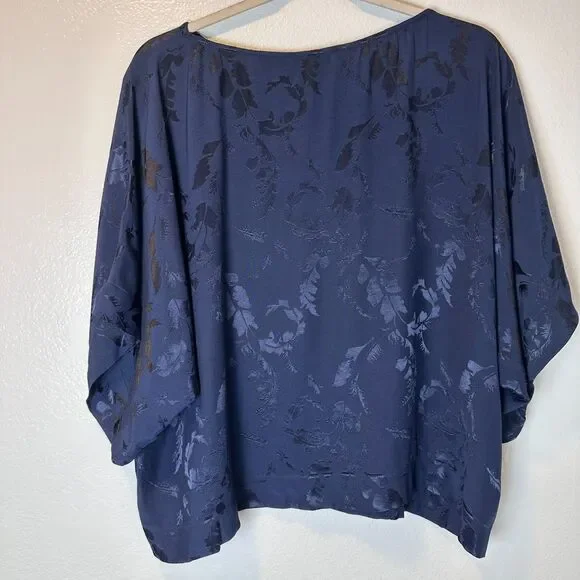 Chico's Women's Size 2 (12-14) Navy Blue Jacquard Dolman Sleeve‎ Top Rayon - Picture 9 of 9